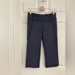 Lululemon Gather & Crow Crop pants size M
